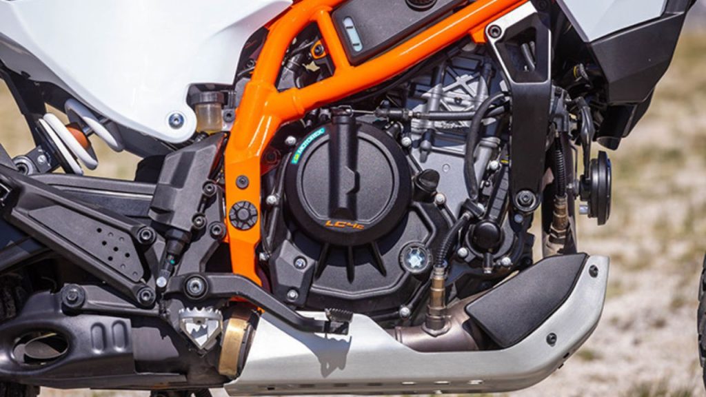 2025 KTM 390 Adventure R Review: The ultimate combo of off-road adventure and street style 3 2025 KTM 390 Adventure R Review