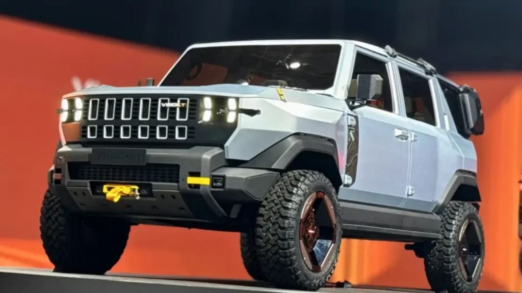 Mahindra Vision T and Vision SXT
