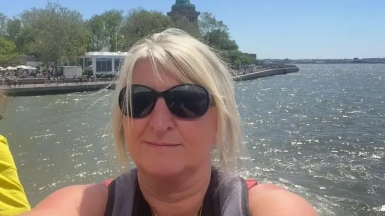 HMRC Reviews Suspension of 23,500 Child Benefit Payments After Complaints